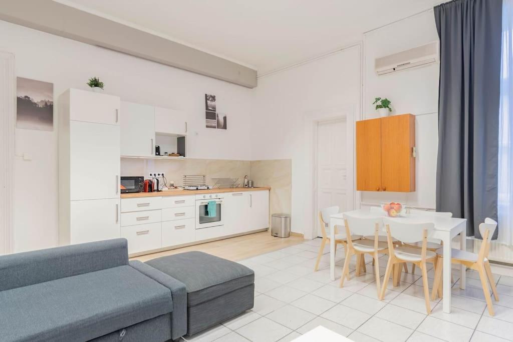 Queen Erzsebet Apartment Budapest Kültér fotó
